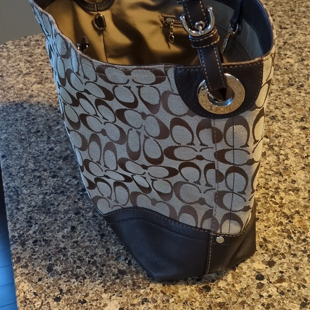 Coach Tan and Brown Signature Shoulder Bag - Picture 7 of 15